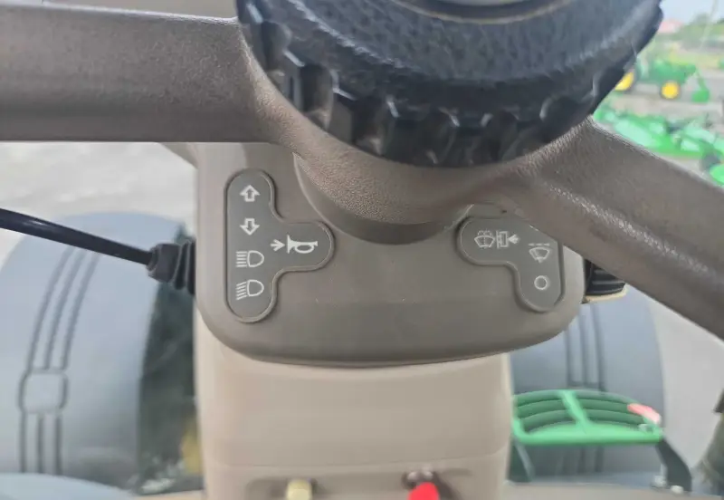 2012 John Deere 7230R photo 38