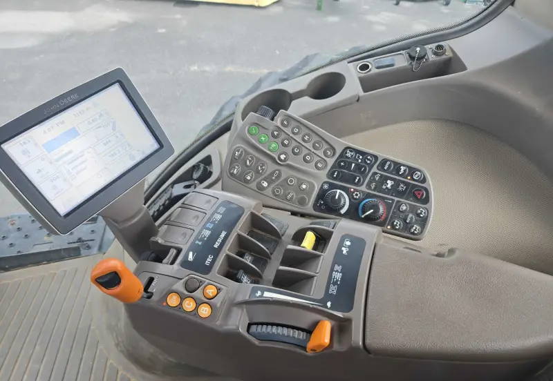 2012 John Deere 7230R photo 42