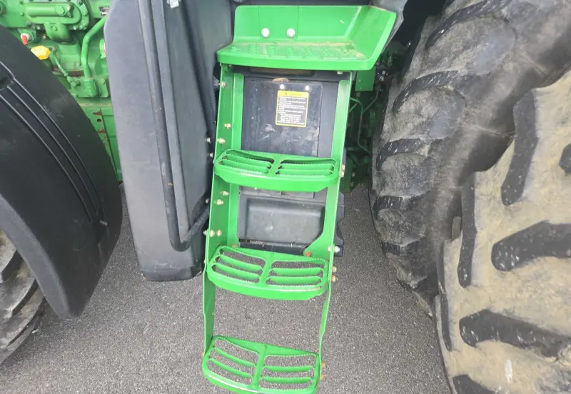 2012 John Deere 7230R photo 12