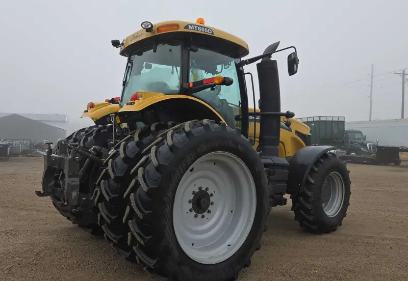 2012 Challenger MT655D photo 5