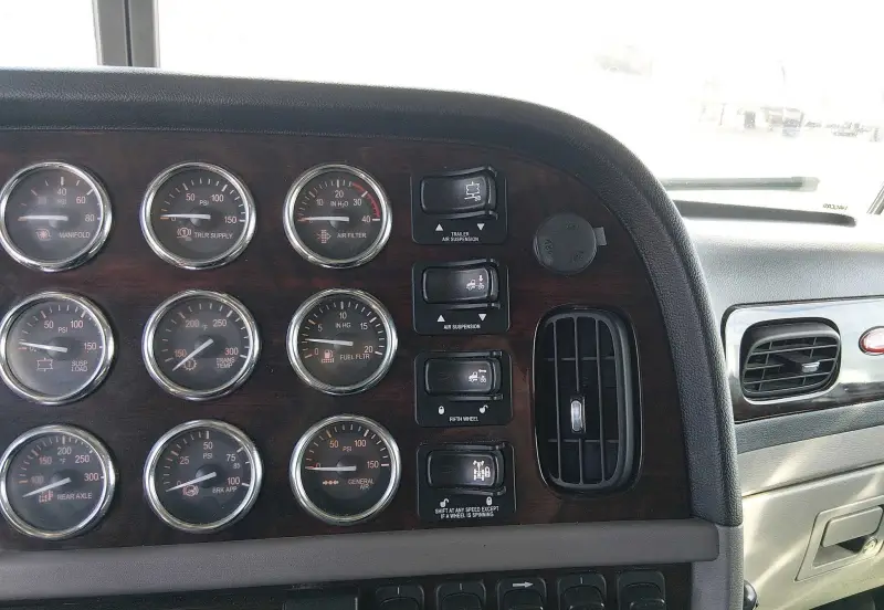 2022 Peterbilt 389 photo 69