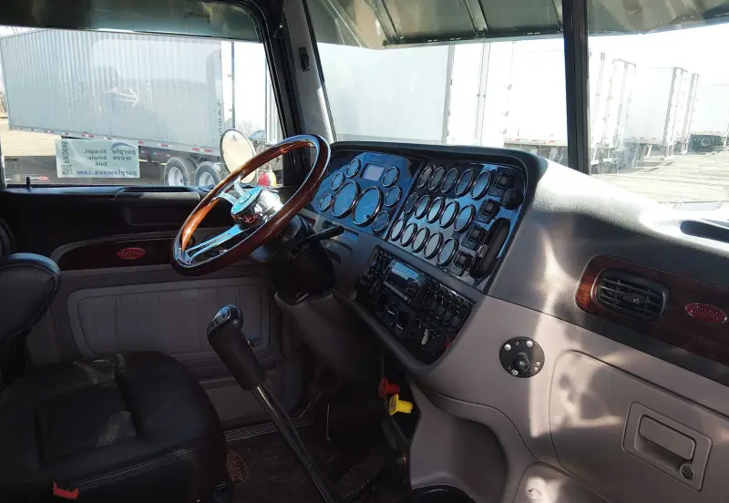 2022 Peterbilt 389 photo 82