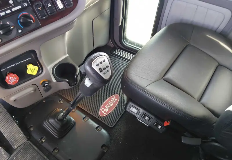 2022 Peterbilt 389 photo 63