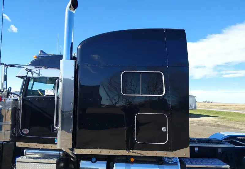 2022 Peterbilt 389 photo 11