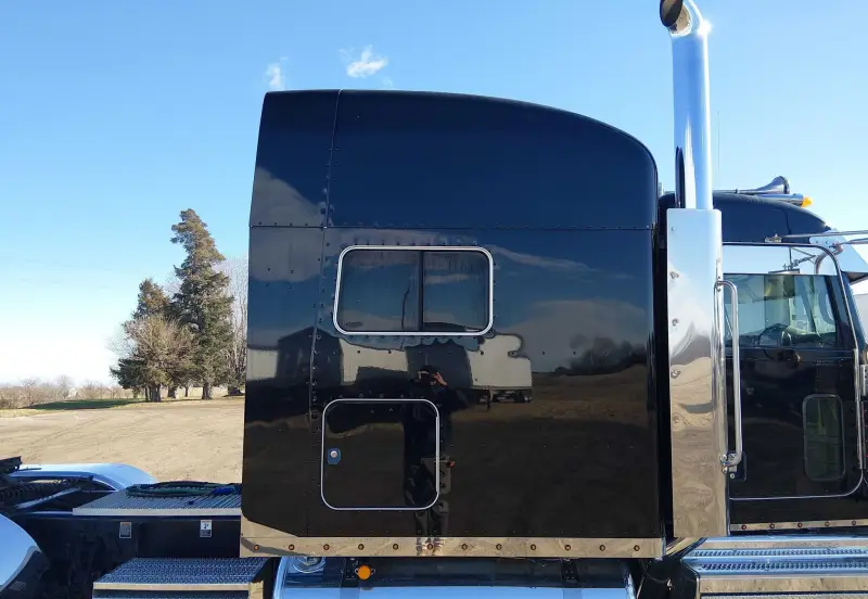 2022 Peterbilt 389 photo 21