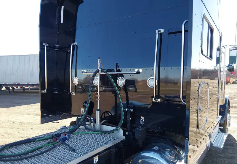 2022 Peterbilt 389 photo 25