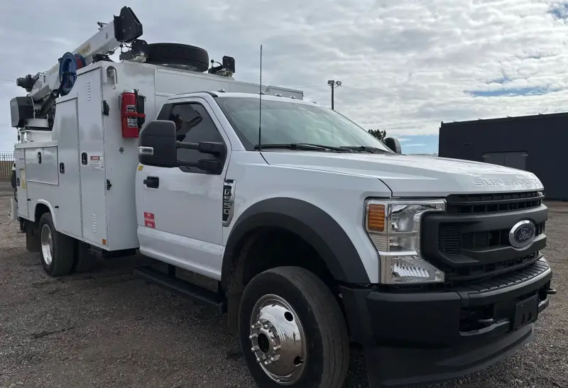 2022 Ford F550 photo 3
