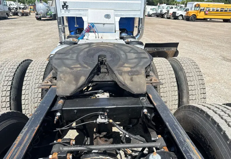 2014 Peterbilt 389K glider kit photo 16