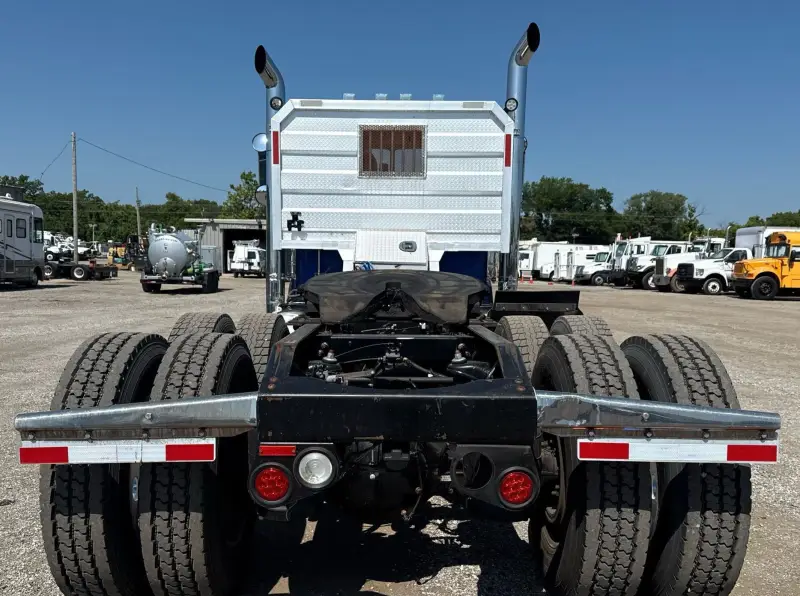 2014 Peterbilt 389K glider kit photo 6