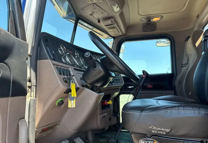 2014 Peterbilt 389K glider kit photo 38