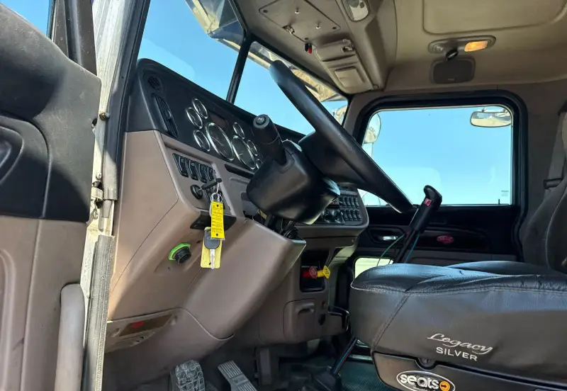 2014 Peterbilt 389K glider kit photo 37