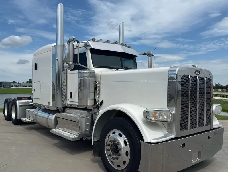 2020 Peterbilt 389 photo 3