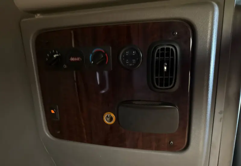 2020 Peterbilt 389 photo 46