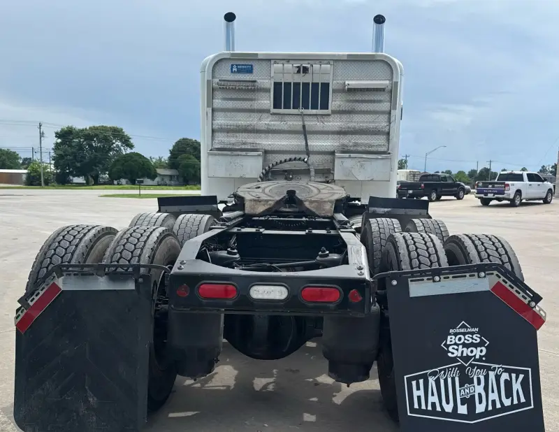 2020 Peterbilt 389 photo 6