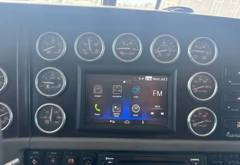 2020 Peterbilt 389 photo 32