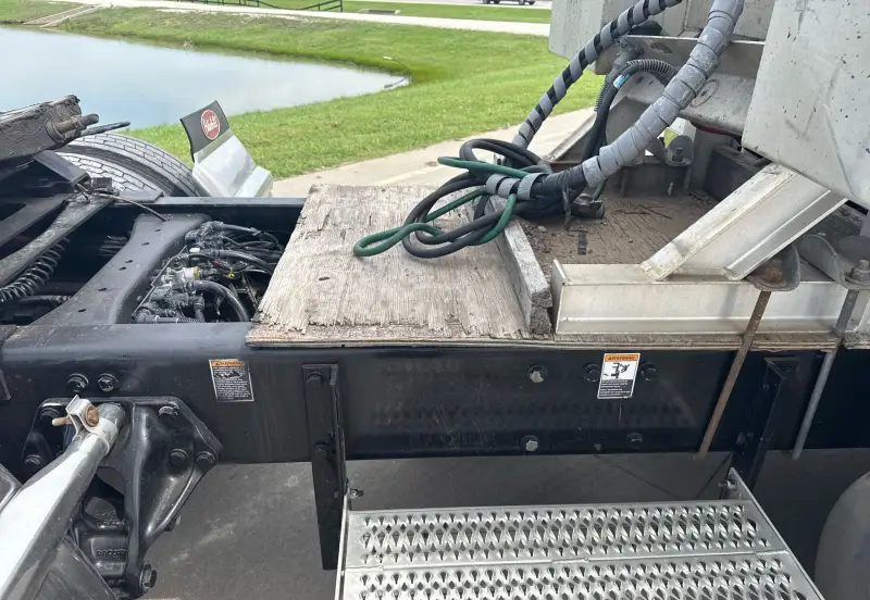 2020 Peterbilt 389 photo 18