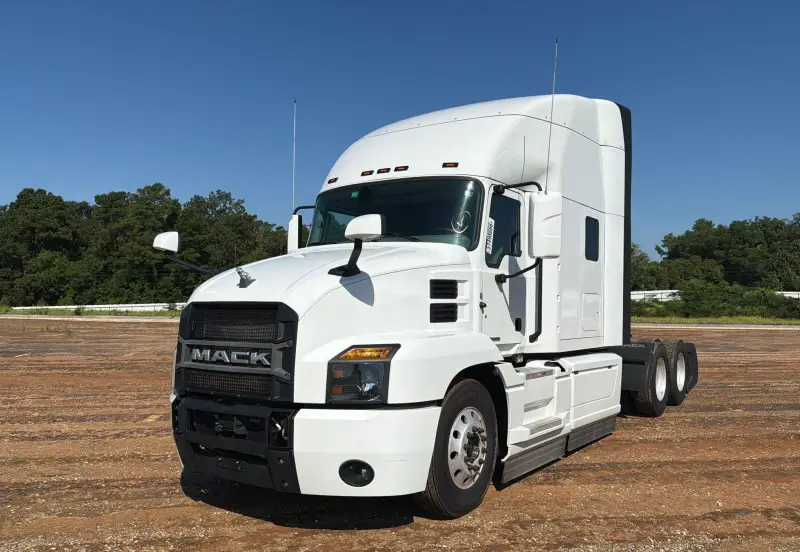 2023 Mack Anthem photo 1
