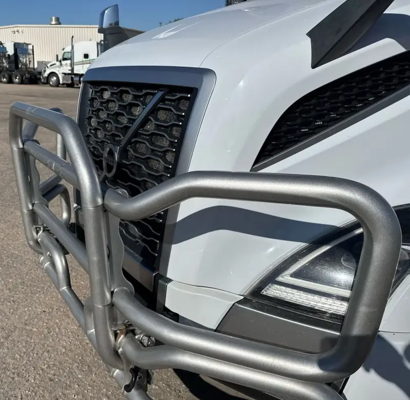 2021 Volvo VNL photo 13