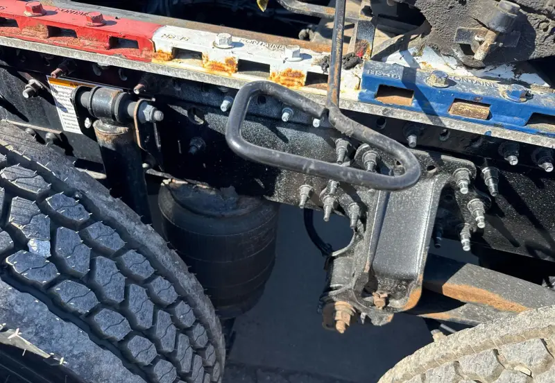 2021 Volvo VNL photo 32