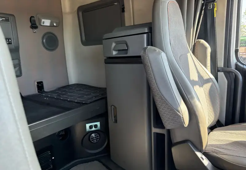 2021 Volvo VNL photo 66