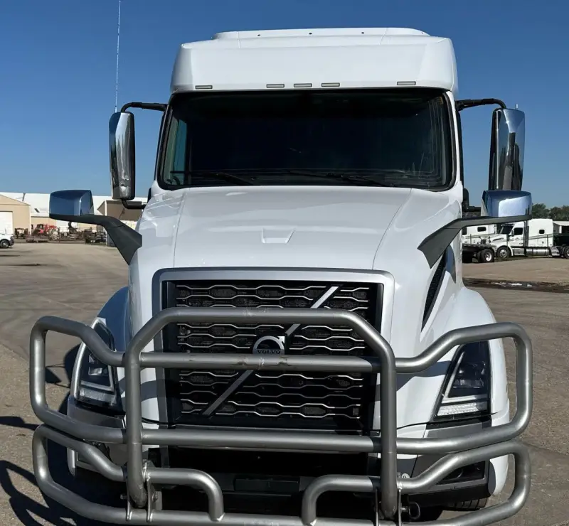 2021 Volvo VNL photo 2