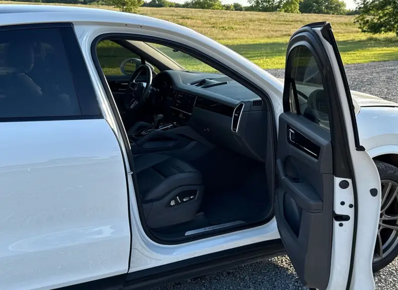 2021 Porsche Cayenne photo 43