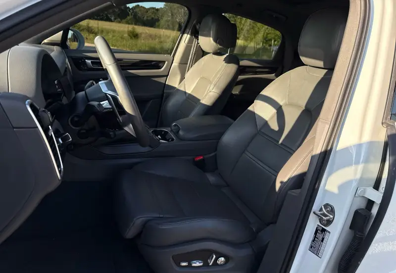 2021 Porsche Cayenne photo 22