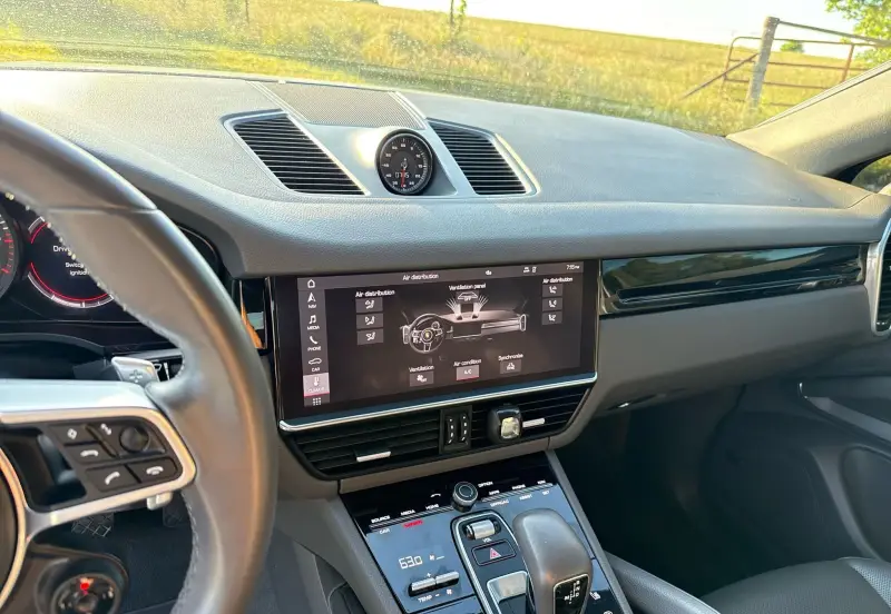 2021 Porsche Cayenne photo 35