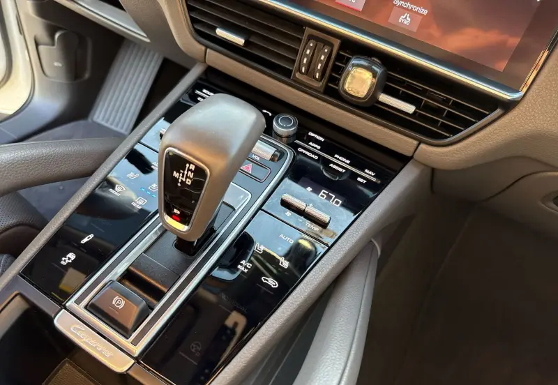 2021 Porsche Cayenne photo 34