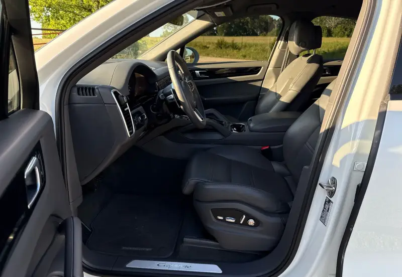 2021 Porsche Cayenne photo 21