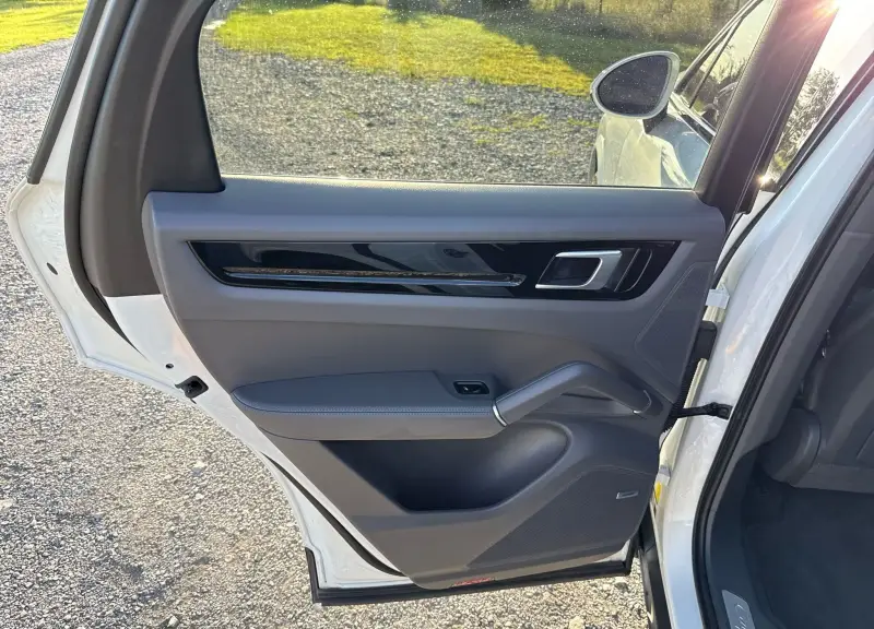 2021 Porsche Cayenne photo 53