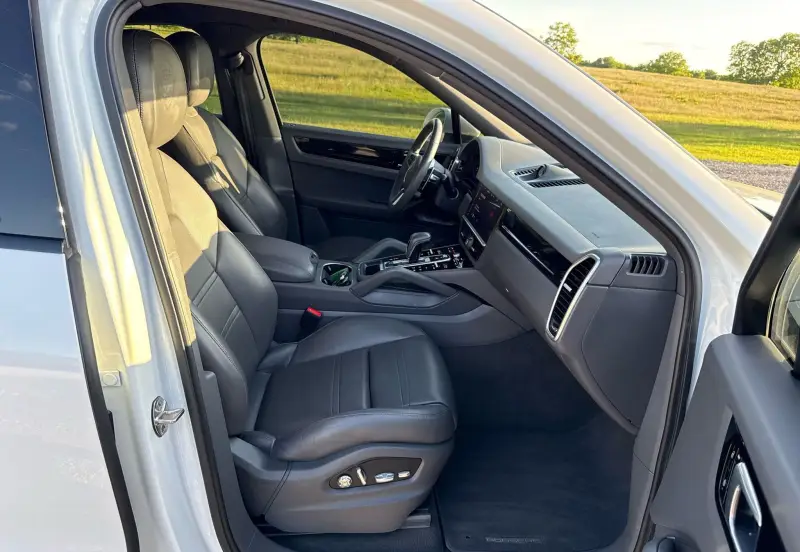 2021 Porsche Cayenne photo 39