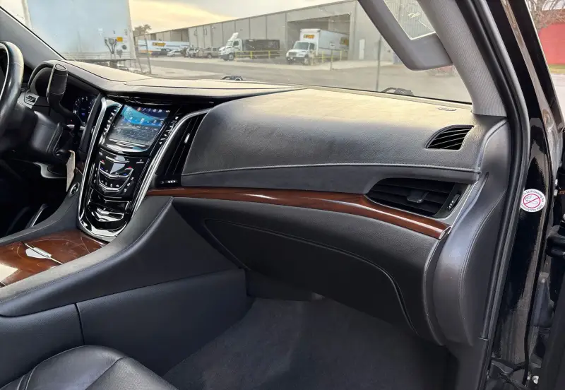 2020 Cadillac Escalade ESV photo 39