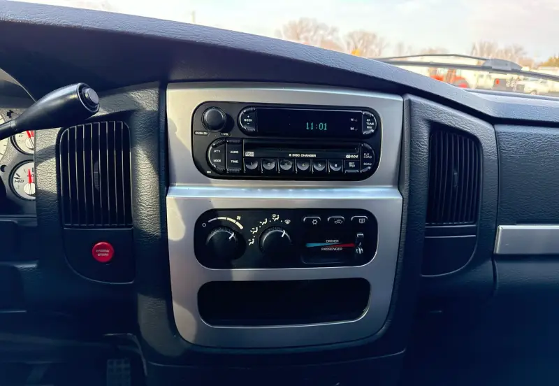 2005 Dodge Ram 1500 photo 24