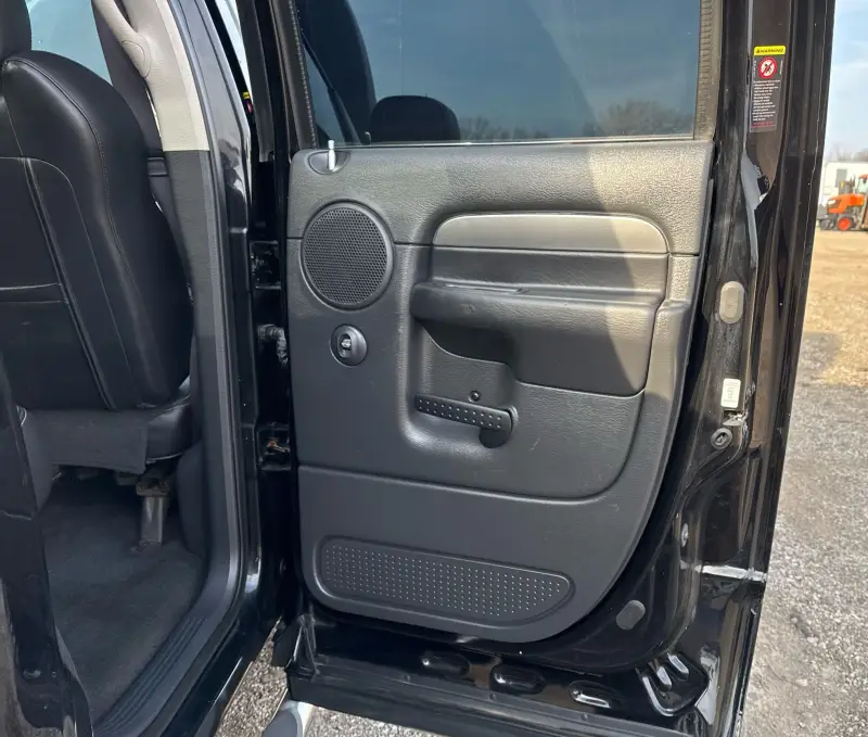 2005 Dodge Ram 1500 photo 32