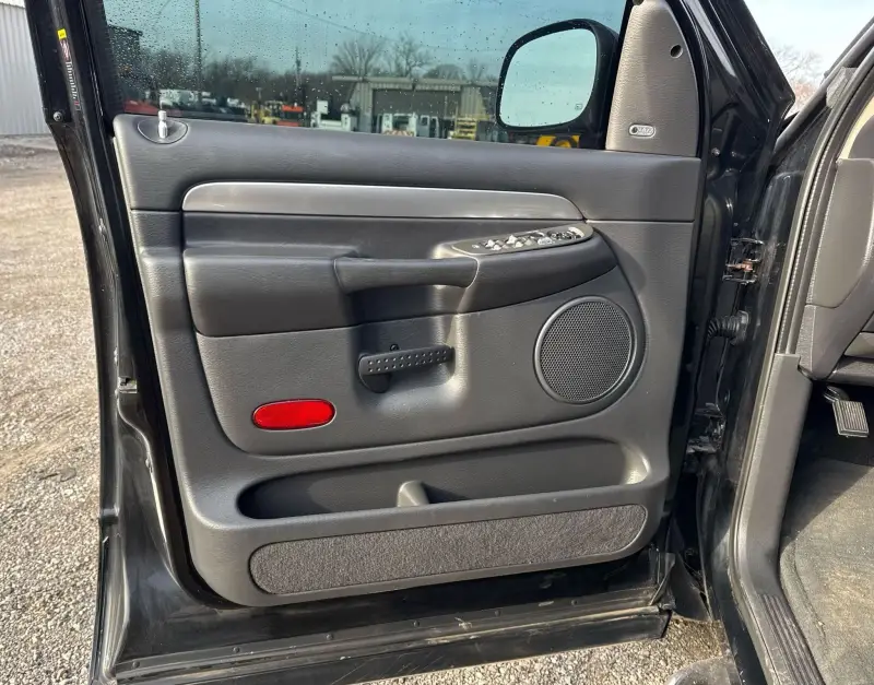 2005 Dodge Ram 1500 photo 11