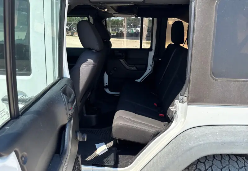 2017 Jeep Wrangler photo 38