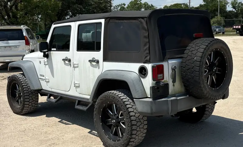 2017 Jeep Wrangler photo 7