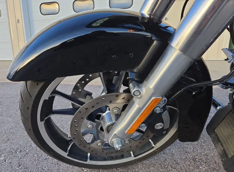 2023 Harley-Davidson Road Glide photo 35