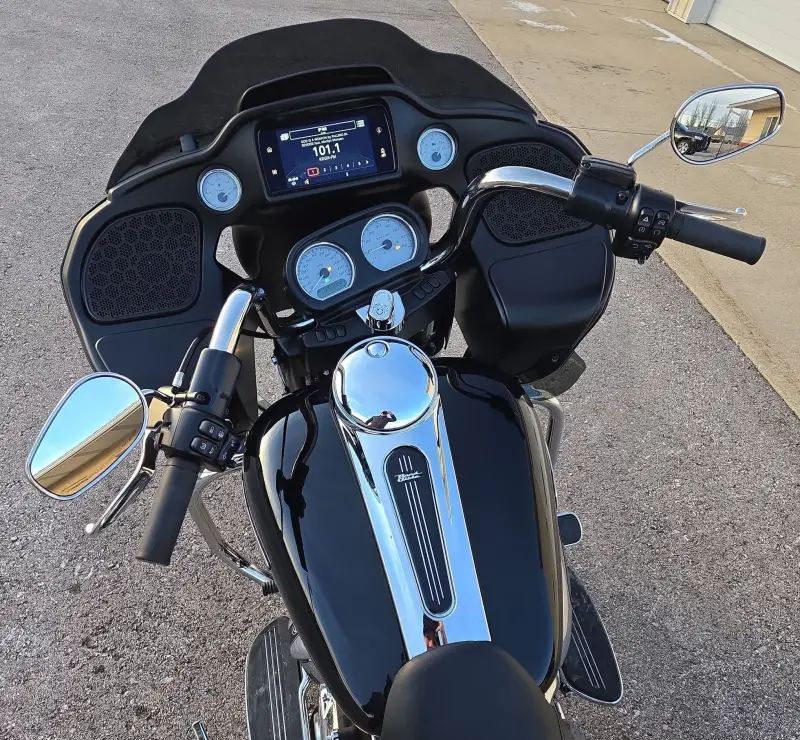 2023 Harley-Davidson Road Glide photo 16