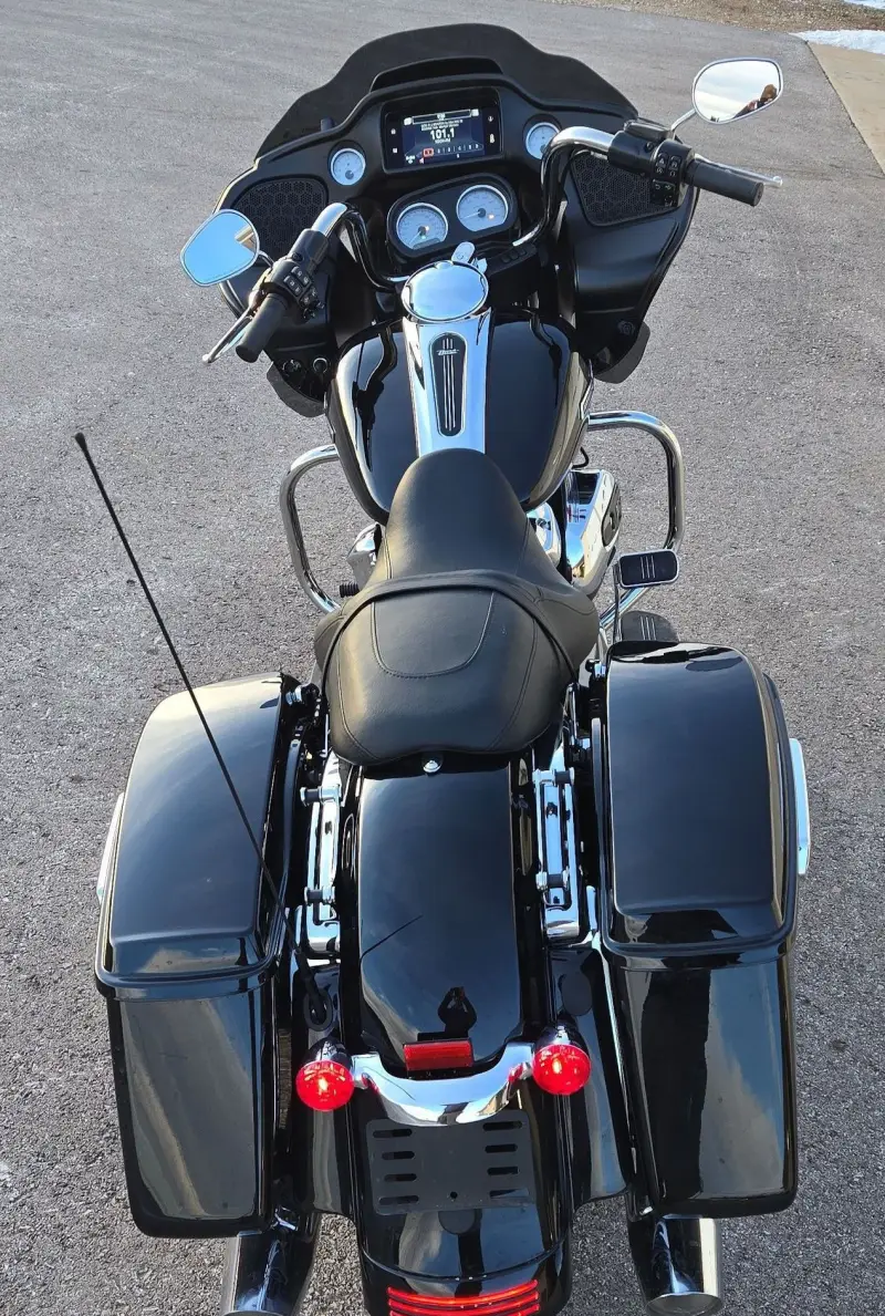 2023 Harley-Davidson Road Glide photo 6