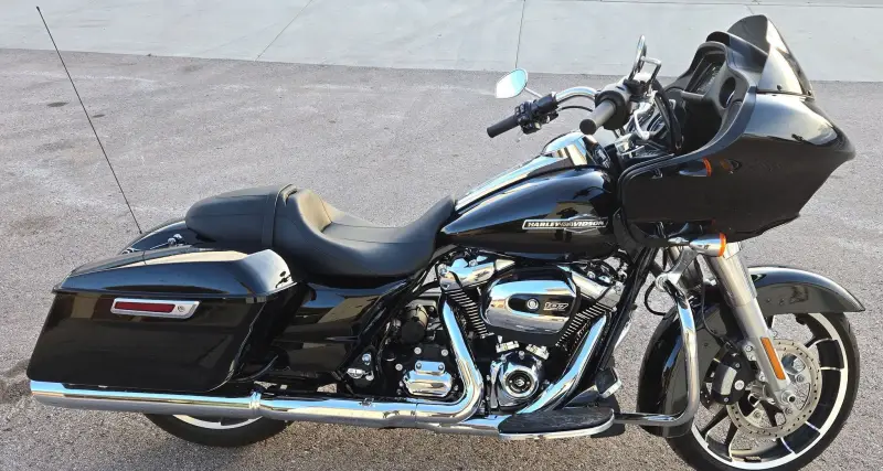 2023 Harley-Davidson Road Glide photo 4