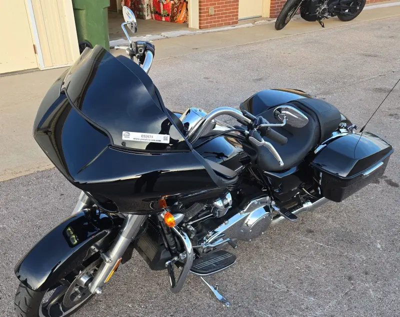 2023 Harley-Davidson Road Glide photo 1