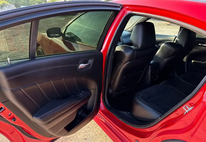 2020 Dodge Charger photo 40