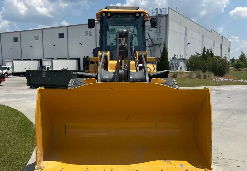2023 John Deere 624P photo 2
