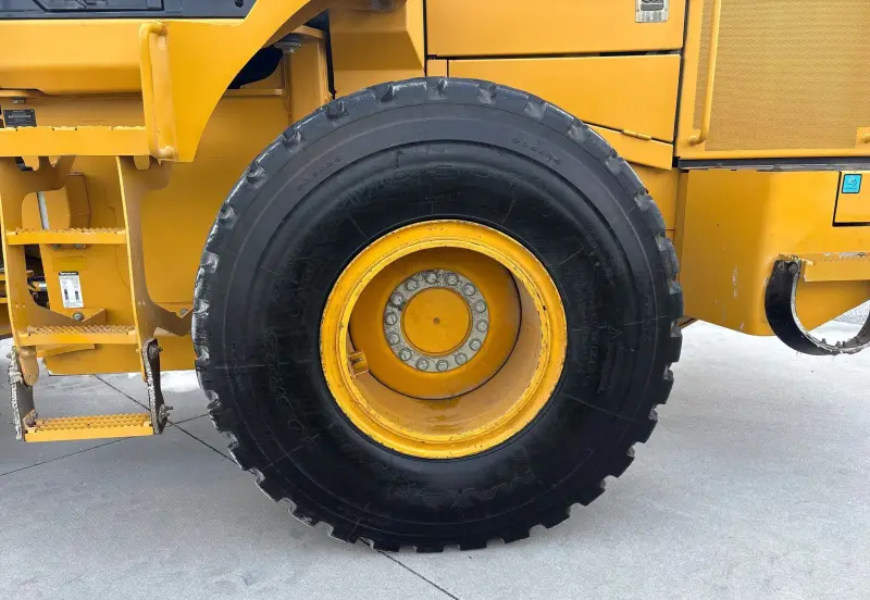 2023 John Deere 624P photo 85