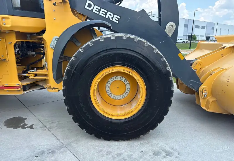 2023 John Deere 624P photo 81