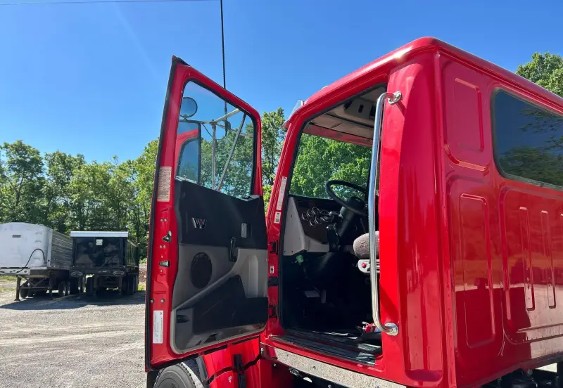 2020 Western Star 4700SF photo 30